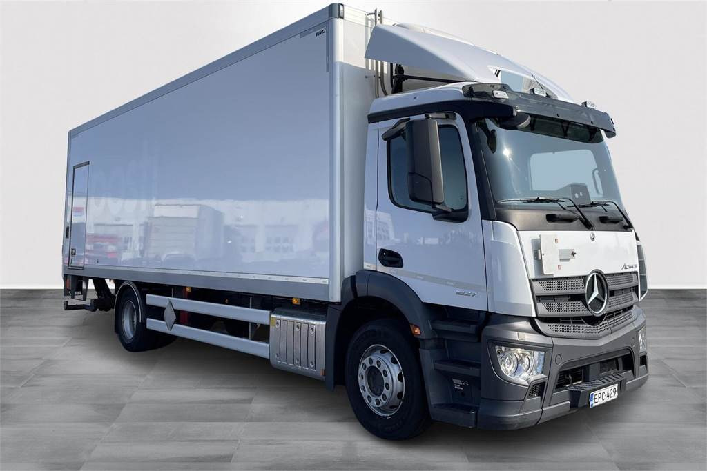 Mercedes-Benz Actros 1827 4x2 8,7m umpikori+PL nostin - Truk isotermal: gambar 2 Mercedes-Benz Actros 1827 4x2 8,7m umpikori+PL nostin - Truk isotermal: gambar 2