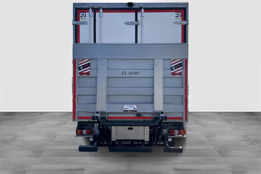 Mercedes-Benz Actros 1830 L nr 4x2 - Truk isotermal: gambar 4 Mercedes-Benz Actros 1830 L nr 4x2 - Truk isotermal: gambar 4