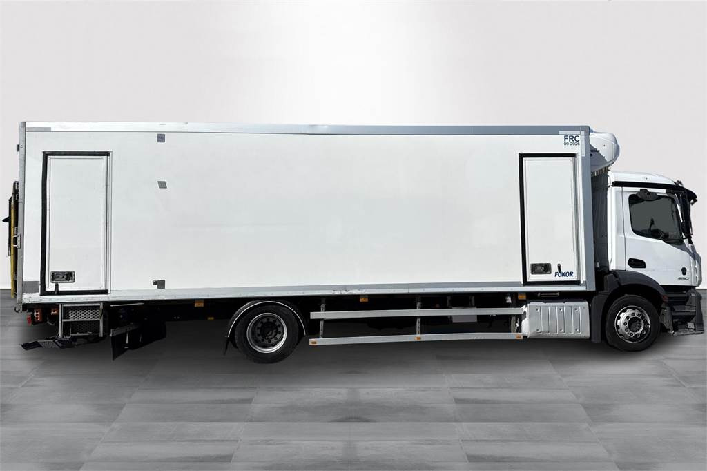 Mercedes-Benz Actros 1830L FRC 09/2026 2-lämpö - Truk isotermal: gambar 4 Mercedes-Benz Actros 1830L FRC 09/2026 2-lämpö - Truk isotermal: gambar 4