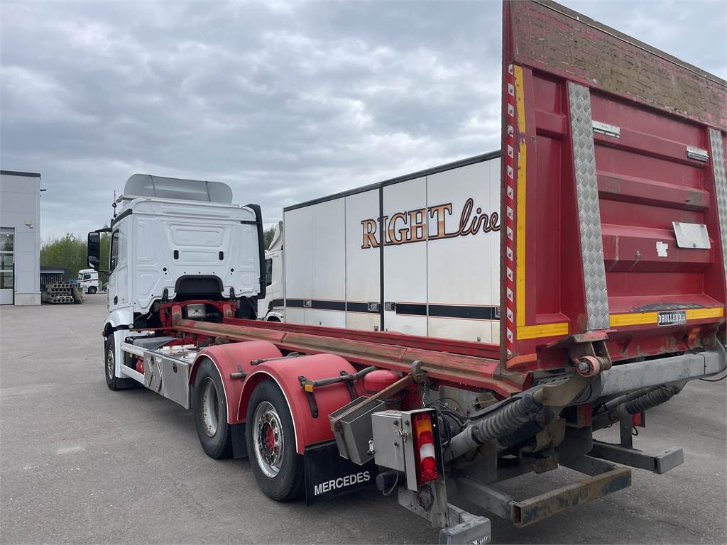 Mercedes-Benz Actros L 2551 L/6x2ENA - Truk sasis: gambar 4 Mercedes-Benz Actros L 2551 L/6x2ENA - Truk sasis: gambar 4