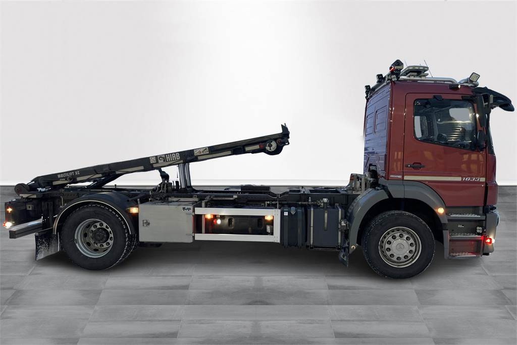 Mercedes-Benz Axor R 1833L - Truk pembawa sistem kabel: gambar 4 Mercedes-Benz Axor R 1833L - Truk pembawa sistem kabel: gambar 4