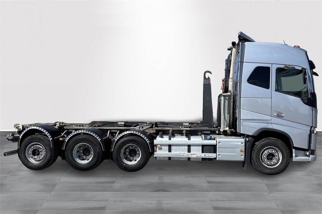Volvo FH 16 650 - Hook lift: gambar 4 Volvo FH 16 650 - Hook lift: gambar 4