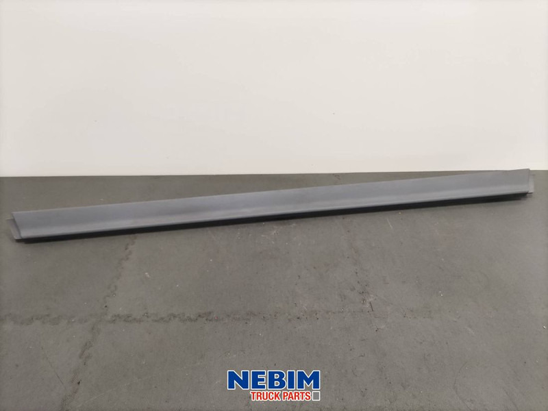 Volvo Volvo - 82101912 - Bumperspoiler midden FH4/5 - Suku cadang untuk Truk: gambar 1 Volvo Volvo - 82101912 - Bumperspoiler midden FH4/5 - Suku cadang untuk Truk: gambar 1