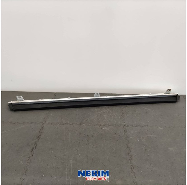 Volvo Volvo - 84173254 - Bumperspoiler midden - Suku cadang untuk Truk: gambar 2 Volvo Volvo - 84173254 - Bumperspoiler midden - Suku cadang untuk Truk: gambar 2
