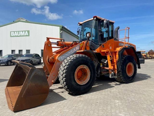 Doosan DL 300-3 (12005349) - Wheel loader: gambar 1 Doosan DL 300-3 (12005349) - Wheel loader: gambar 1