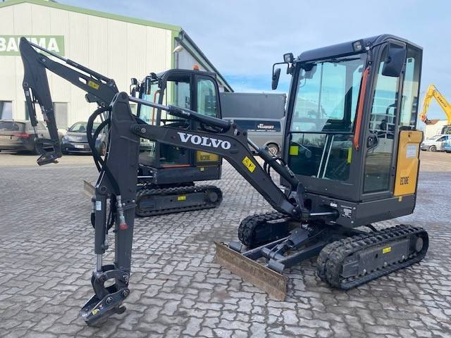 Volvo EC 18 E MIETE / RENTAL (12001764) - Ekskavator mini: gambar 1 Volvo EC 18 E MIETE / RENTAL (12001764) - Ekskavator mini: gambar 1