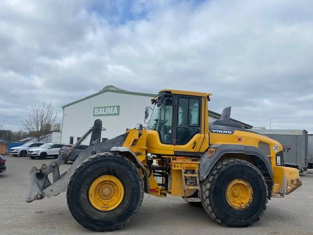 Volvo L 120 H AT-Motor bei 7.832 h (12005333) - Wheel loader: gambar 1 Volvo L 120 H AT-Motor bei 7.832 h (12005333) - Wheel loader: gambar 1