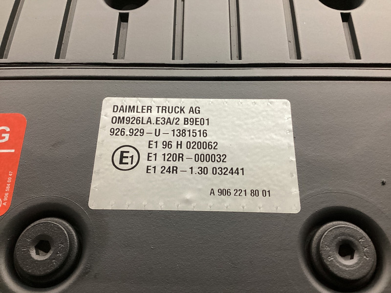 Mercedes-Benz OM 926.929 NEW - Peralatan konstruksi: gambar 5 Mercedes-Benz OM 926.929 NEW - Peralatan konstruksi: gambar 5