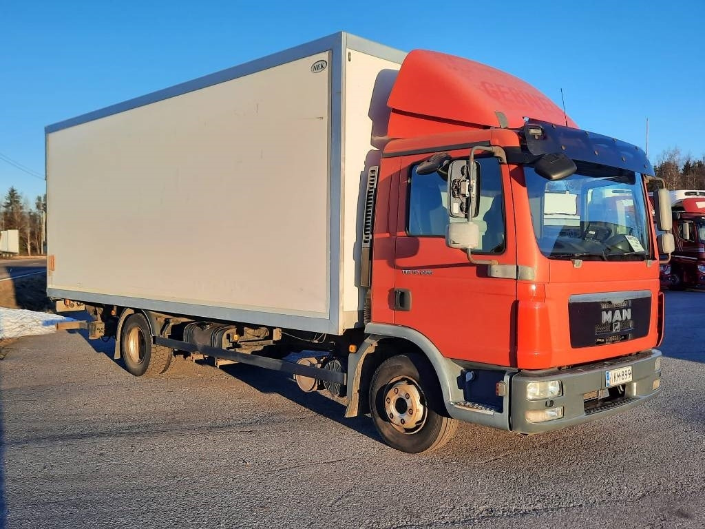 MAN TGL 12.220 - Truk box: gambar 2 MAN TGL 12.220 - Truk box: gambar 2
