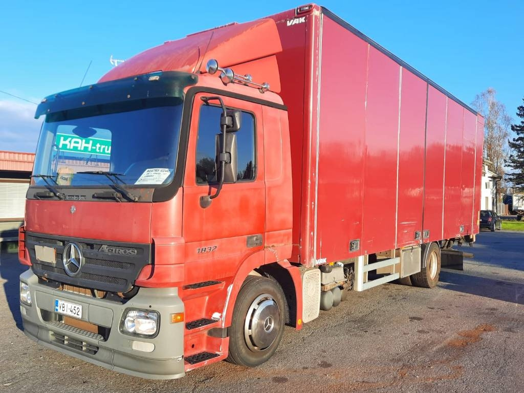 Mercedes-Benz Actros 1832 - Truk box: gambar 1 Mercedes-Benz Actros 1832 - Truk box: gambar 1