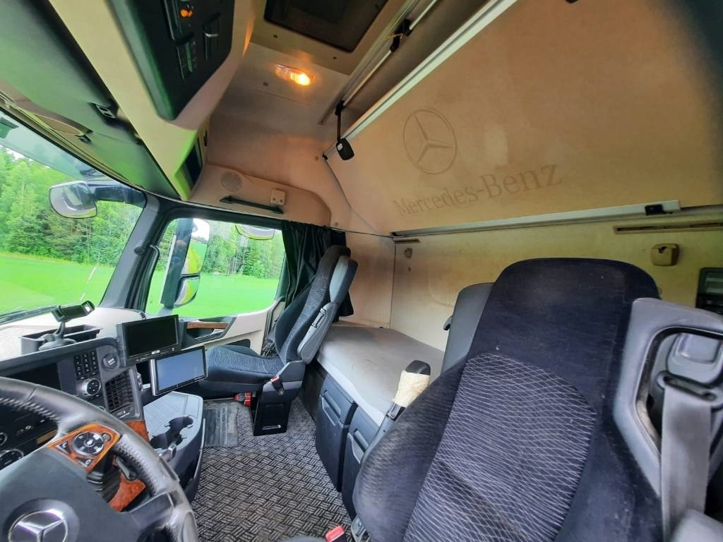 Truk box Mercedes-Benz Actros 2551: gambar 9