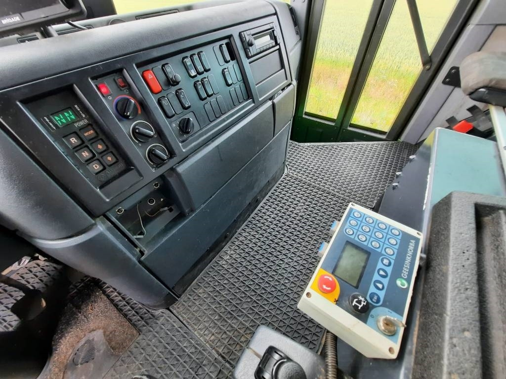 Truk sampah Mercedes-Benz Econic 2633: gambar 8