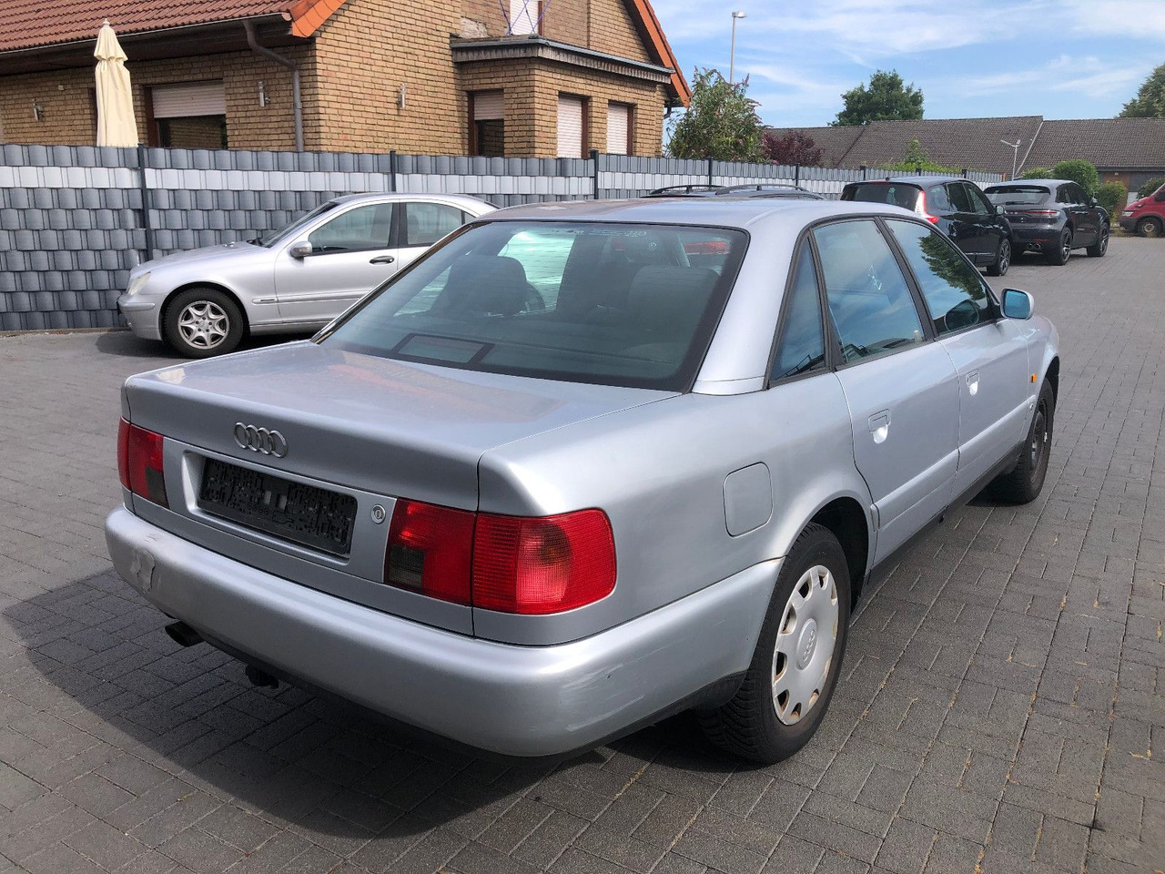 Audi A6 C4 1.8 Auto - Mobil sedan: gambar 2 Audi A6 C4 1.8 Auto - Mobil sedan: gambar 2