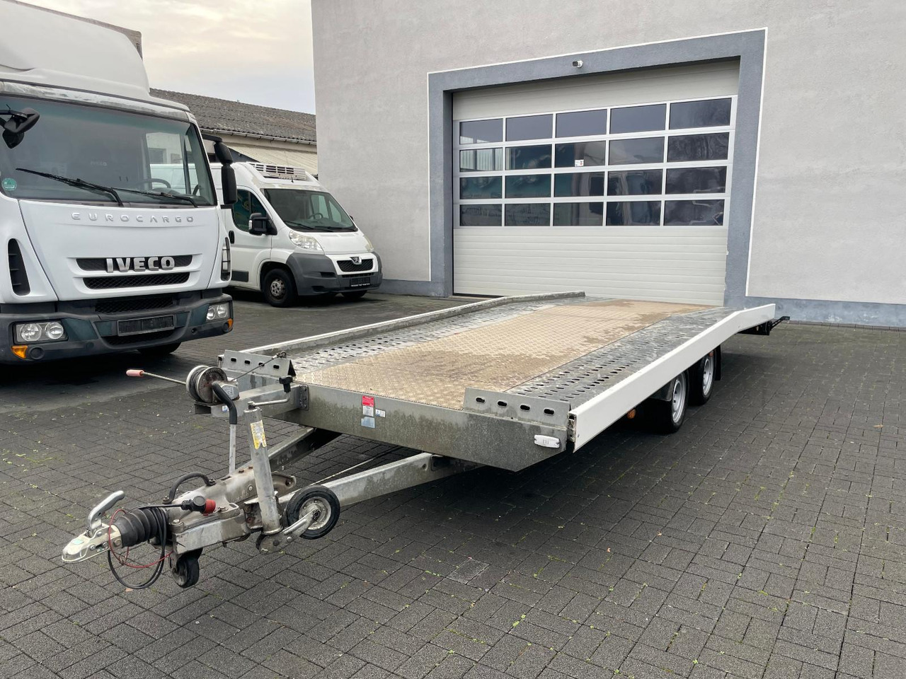 Blyss Jupiter Pro F 350, 550 X 210 cm. - Trailer autotransporter: gambar 3 Blyss Jupiter Pro F 350, 550 X 210 cm. - Trailer autotransporter: gambar 3