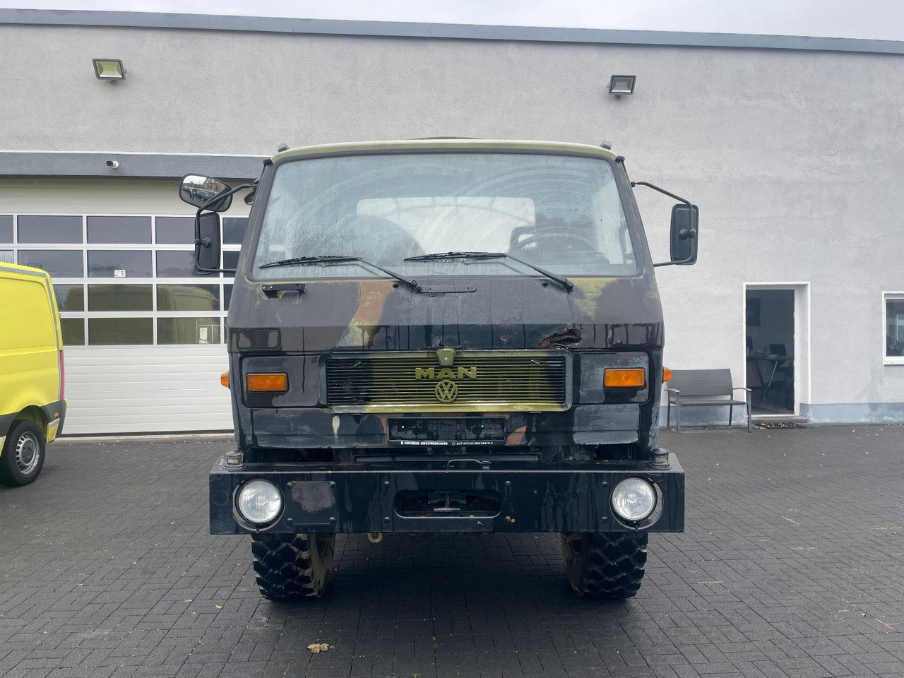 MAN 8.136 4X4 - Van flatbed: gambar 5 MAN 8.136 4X4 - Van flatbed: gambar 5