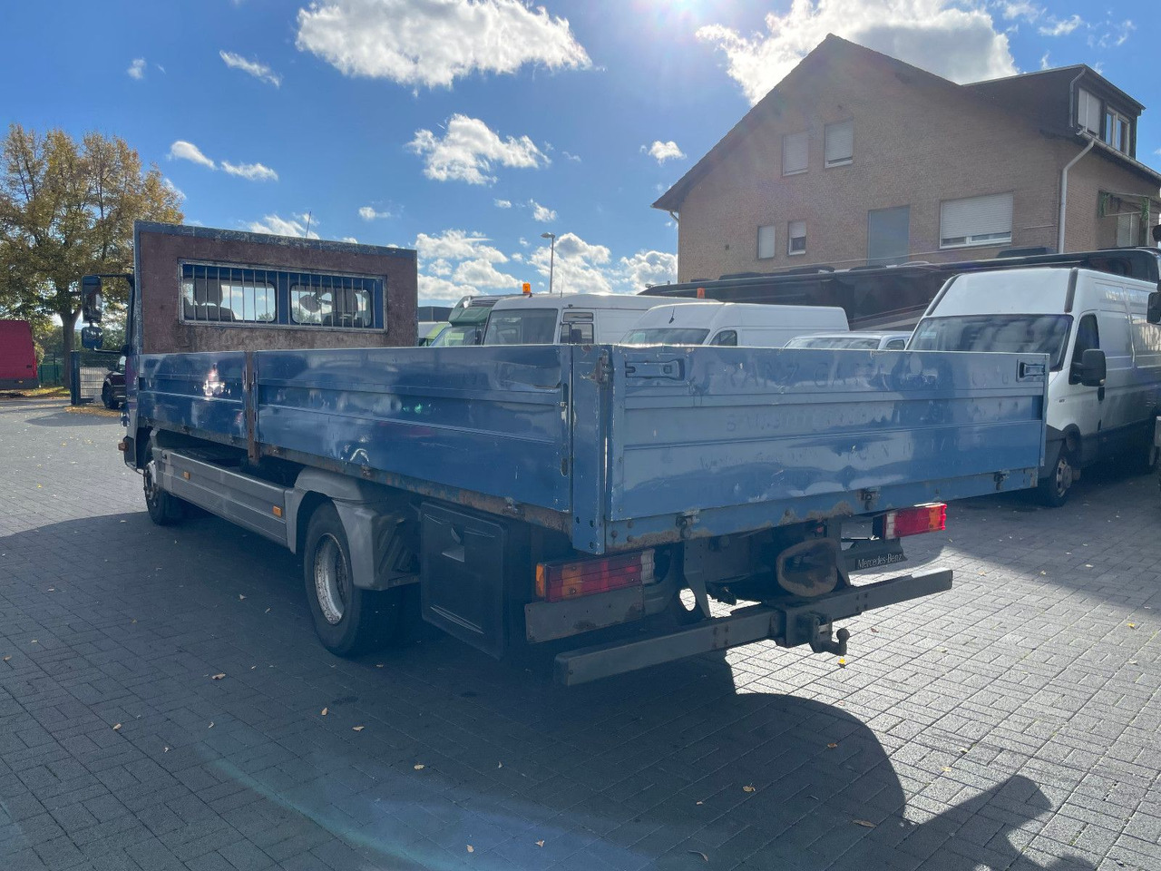 Mercedes-Benz Atego 818 Pritsche Euro 5 - Van flatbed: gambar 2 Mercedes-Benz Atego 818 Pritsche Euro 5 - Van flatbed: gambar 2