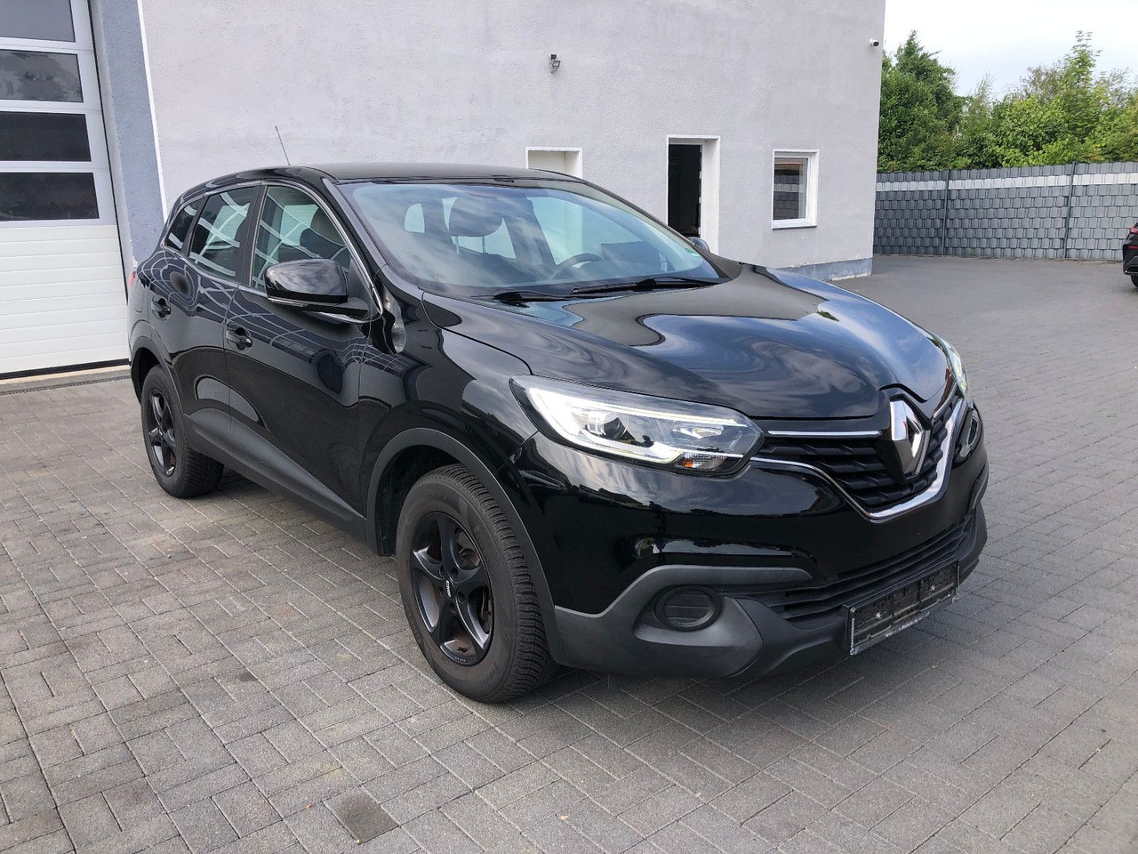 Renault Kadjar 1.2i Life - Mobil SUV: gambar 3 Renault Kadjar 1.2i Life - Mobil SUV: gambar 3