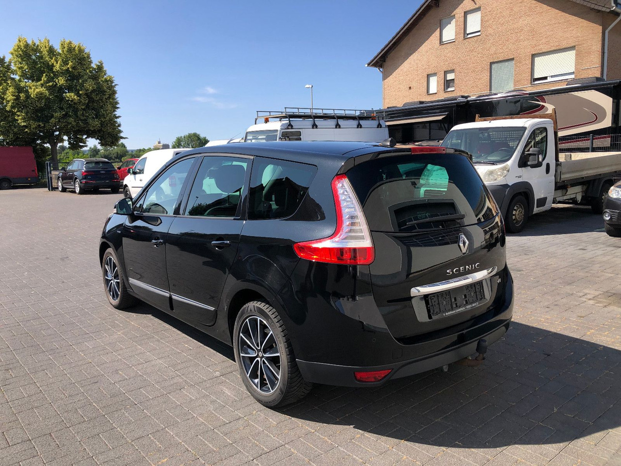 Renault Scenic Grand 2.0 dCi 150 BOSE Edition,Automatik - Van penumpang: gambar 4 Renault Scenic Grand 2.0 dCi 150 BOSE Edition,Automatik - Van penumpang: gambar 4