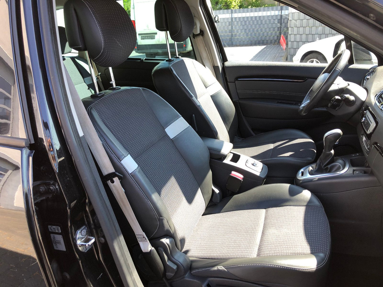 Van penumpang Renault Scenic  Grand 2.0 dCi 150 BOSE Edition,Automatik: gambar 20