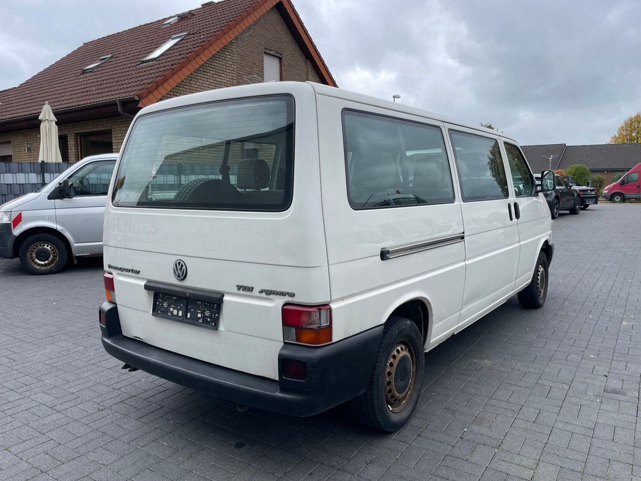 Volkswagen T4 Caravelle 2,5-l-Diesel TDI 75kW syncro lang - Van penumpang: gambar 2 Volkswagen T4 Caravelle 2,5-l-Diesel TDI 75kW syncro lang - Van penumpang: gambar 2