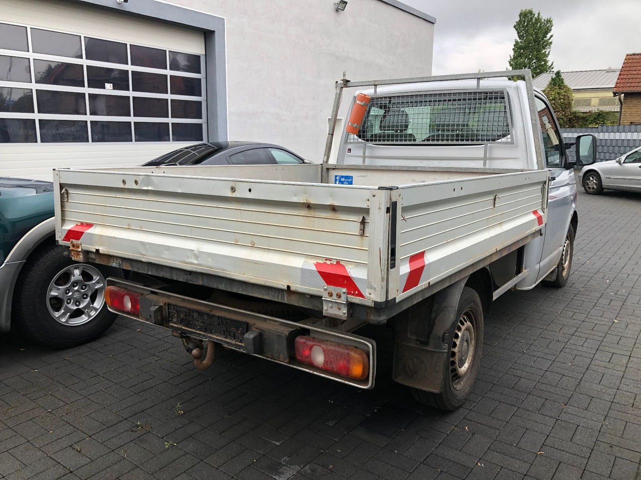 Volkswagen T5 1.9 TDI Transporter Pritsche - Van flatbed: gambar 4 Volkswagen T5 1.9 TDI Transporter Pritsche - Van flatbed: gambar 4