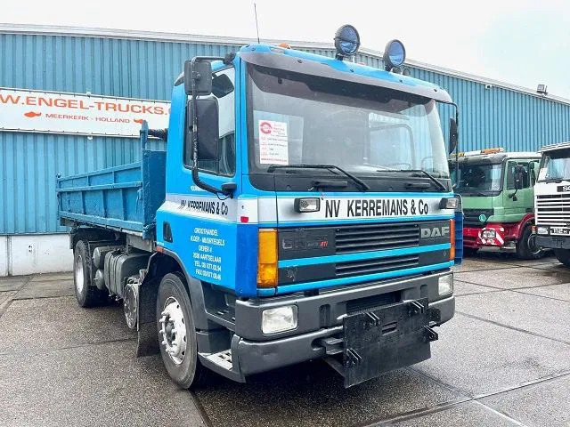 DAF 65.210 ATI 4x2 FULL STEEL KIPPER (EURO 2 / MANUAL GEARBOX / FULL STEEL SUSPENSION / P.T.O.) - Truk jungkit: gambar 2 DAF 65.210 ATI 4x2 FULL STEEL KIPPER (EURO 2 / MANUAL GEARBOX / FULL STEEL SUSPENSION / P.T.O.) - Truk jungkit: gambar 2