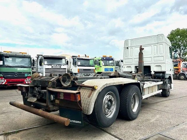 DAF 95.480 XF SPACECAB 6x2 WITH HOOK-ARM SYSTEM (EURO 3 / ZF16 MANUAL GEARBOX / ZF-INTARDER / STEEL-/AIR SUSPENSION / AIRCONDITIONIN - Hook lift: gambar 3 DAF 95.480 XF SPACECAB 6x2 WITH HOOK-ARM SYSTEM (EURO 3 / ZF16 MANUAL GEARBOX / ZF-INTARDER / STEEL-/AIR SUSPENSION / AIRCONDITIONIN - Hook lift: gambar 3