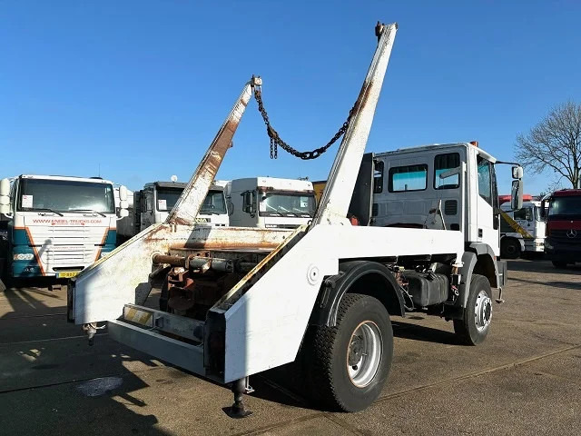 Iveco Eurocargo 135E23WR 4x4 FULL STEEL PORTAL CONTAINER (EURO 2 / ZF MANUAL GEARBOX / REDUCTION AXLES / FULL STEEL SUSPENSION) - Truk skip loader: gambar 2 Iveco Eurocargo 135E23WR 4x4 FULL STEEL PORTAL CONTAINER (EURO 2 / ZF MANUAL GEARBOX / REDUCTION AXLES / FULL STEEL SUSPENSION) - Truk skip loader: gambar 2