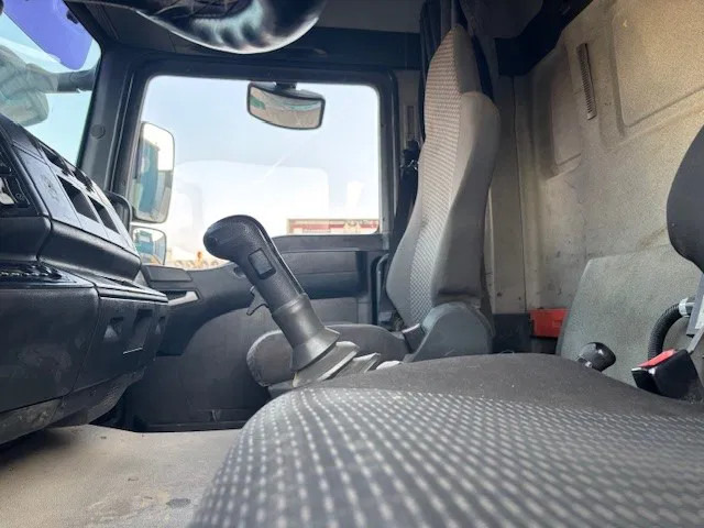 Leasing MAN TGA 26.360BB 6x4 FULL STEEL MULTILIFT HOOK-ARM (ZF16 MANUAL GEARBOX / FULL STEEL SUSPENSION / REDUCTION AXLES / AIRCONDITIONING) MAN TGA 26.360BB 6x4 FULL STEEL MULTILIFT HOOK-ARM (ZF16 MANUAL GEARBOX / FULL STEEL SUSPENSION / REDUCTION AXLES / AIRCONDITIONING): gambar 11