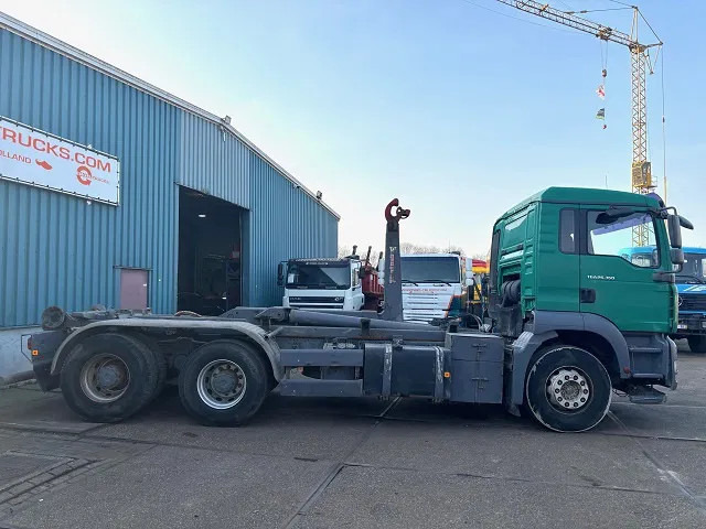 MAN TGA 26.360BB 6x4 FULL STEEL MULTILIFT HOOK-ARM (ZF16 MANUAL GEARBOX / FULL STEEL SUSPENSION / REDUCTION AXLES / AIRCONDITIONING) - Hook lift: gambar 4 MAN TGA 26.360BB 6x4 FULL STEEL MULTILIFT HOOK-ARM (ZF16 MANUAL GEARBOX / FULL STEEL SUSPENSION / REDUCTION AXLES / AIRCONDITIONING) - Hook lift: gambar 4