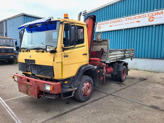 Mercedes-Benz 1117 K (6-CILINDER) KIPPER WITH FERRARI CRANE (FULL STEEL SUSPENSION / MANUAL GEARBOX / P.T.O.) - Truk jungkit, Truk derek: gambar 1 Mercedes-Benz 1117 K (6-CILINDER) KIPPER WITH FERRARI CRANE (FULL STEEL SUSPENSION / MANUAL GEARBOX / P.T.O.) - Truk jungkit, Truk derek: gambar 1