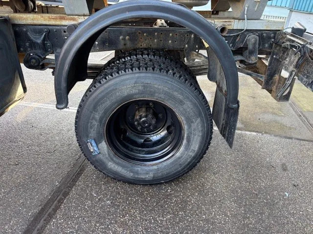 Truk tangki Mercedes-Benz 914 KO RHD 4x2 FULL STEEL TANK TRUCK (6-CILINDER ENGINE / MANUAL GEARBOX / FULL STEEL SUSPENSION): gambar 7 Truk tangki Mercedes-Benz 914 KO RHD 4x2 FULL STEEL TANK TRUCK (6-CILINDER ENGINE / MANUAL GEARBOX / FULL STEEL SUSPENSION): gambar 7