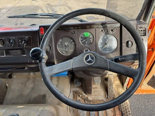 Truk tangki Mercedes-Benz 914 KO RHD 4x2 FULL STEEL TANK TRUCK (6-CILINDER ENGINE / MANUAL GEARBOX / FULL STEEL SUSPENSION): gambar 8 Truk tangki Mercedes-Benz 914 KO RHD 4x2 FULL STEEL TANK TRUCK (6-CILINDER ENGINE / MANUAL GEARBOX / FULL STEEL SUSPENSION): gambar 8
