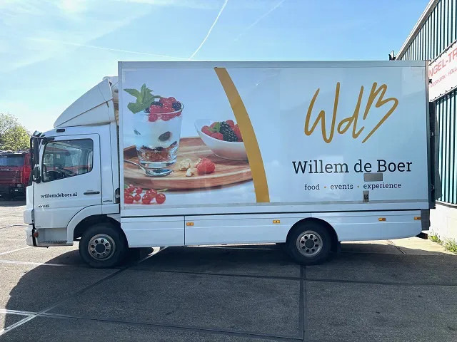 Mercedes-Benz Atego 816 L 4x2 ORIGINAL DUTCH COOLER TRUCK WITH CARRIER XARIOS 600D/E (MANUAL GEARBOX / AIRCONDITIONING / 2.000 KG. TAILLIFT) - Truk berpendingin: gambar 5 Mercedes-Benz Atego 816 L 4x2 ORIGINAL DUTCH COOLER TRUCK WITH CARRIER XARIOS 600D/E (MANUAL GEARBOX / AIRCONDITIONING / 2.000 KG. TAILLIFT) - Truk berpendingin: gambar 5