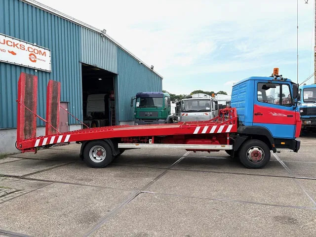 Mercedes-Benz LK 814 RECOVERY TRUCK / CAR-MACHINE TRANSPORTER (6-CILINDER / MANUAL GEARBOX / FULL STEEL SUSPENSION / WINCH / HYDRAULIC RAMPS) - Truk pengangkut mobil: gambar 4 Mercedes-Benz LK 814 RECOVERY TRUCK / CAR-MACHINE TRANSPORTER (6-CILINDER / MANUAL GEARBOX / FULL STEEL SUSPENSION / WINCH / HYDRAULIC RAMPS) - Truk pengangkut mobil: gambar 4