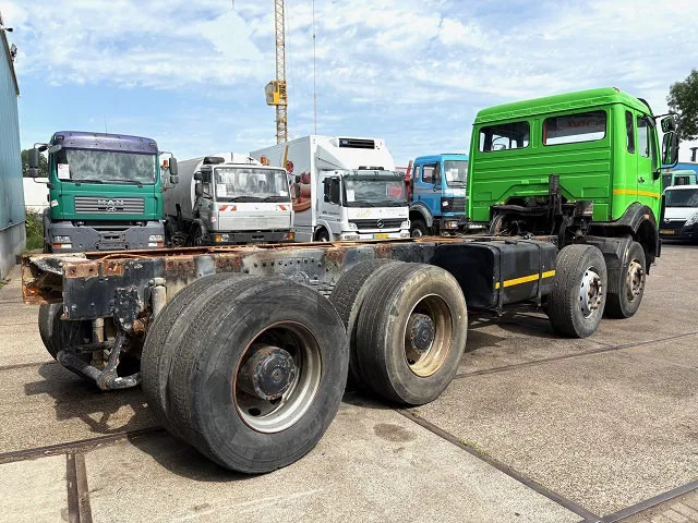 Mercedes-Benz SK 3335K 8x4 FULL STEEL CHASSIS (ZF16 MANUAL GEARBOX / RETARDER / FULL STEEL SUSPENSION / REDUCTION AXLES) - Truk sasis: gambar 3 Mercedes-Benz SK 3335K 8x4 FULL STEEL CHASSIS (ZF16 MANUAL GEARBOX / RETARDER / FULL STEEL SUSPENSION / REDUCTION AXLES) - Truk sasis: gambar 3