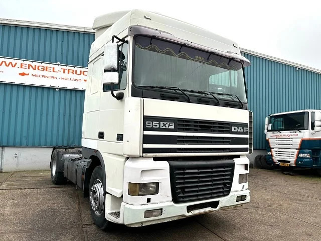 DAF 95.380 XF SPACECAB (EURO 2 (MECHANICAL PUMP & INJECTORS) / ZF16 MANUAL GEARBOX / AIRCONDITIONING) - Tractor head: gambar 2 DAF 95.380 XF SPACECAB (EURO 2 (MECHANICAL PUMP & INJECTORS) / ZF16 MANUAL GEARBOX / AIRCONDITIONING) - Tractor head: gambar 2