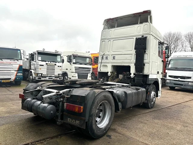 DAF 95.380 XF SPACECAB (EURO 2 (MECHANICAL PUMP & INJECTORS) / ZF16 MANUAL GEARBOX / AIRCONDITIONING) - Tractor head: gambar 3 DAF 95.380 XF SPACECAB (EURO 2 (MECHANICAL PUMP & INJECTORS) / ZF16 MANUAL GEARBOX / AIRCONDITIONING) - Tractor head: gambar 3