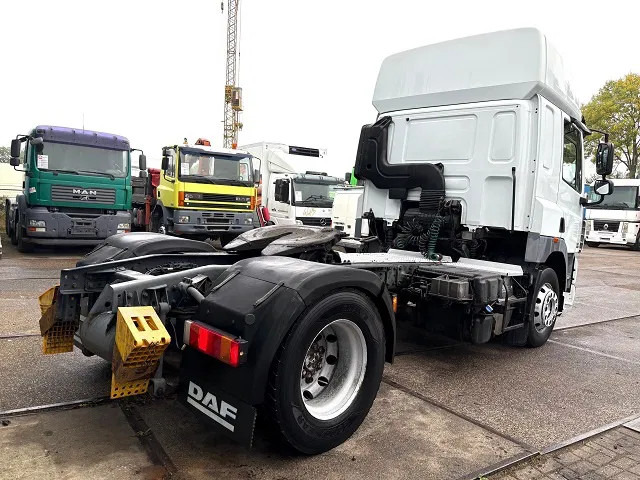 DAF CF 85.460 SPACECAB 4x2 (AS-TRONIC / MX-BRAKE / AIRCONDITIONING / ADR-VLG / FRIDGE / EURO 5 / ETC.) - Tractor head: gambar 3 DAF CF 85.460 SPACECAB 4x2 (AS-TRONIC / MX-BRAKE / AIRCONDITIONING / ADR-VLG / FRIDGE / EURO 5 / ETC.) - Tractor head: gambar 3