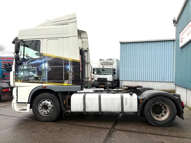 DAF XF 105.460 ATE SPACEAB 4x2 (EURO 5 / ZF MANUAL GEARBOX / ZF-INTARDER / HYDRAULIC KIT / P.T.O. / AIRCONDITIONING / ETC.) - Tractor head: gambar 5 DAF XF 105.460 ATE SPACEAB 4x2 (EURO 5 / ZF MANUAL GEARBOX / ZF-INTARDER / HYDRAULIC KIT / P.T.O. / AIRCONDITIONING / ETC.) - Tractor head: gambar 5