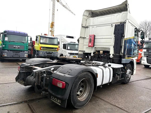 DAF XF 105.460 ATE SPACEAB 4x2 (EURO 5 / ZF MANUAL GEARBOX / ZF-INTARDER / HYDRAULIC KIT / P.T.O. / AIRCONDITIONING / ETC.) - Tractor head: gambar 3 DAF XF 105.460 ATE SPACEAB 4x2 (EURO 5 / ZF MANUAL GEARBOX / ZF-INTARDER / HYDRAULIC KIT / P.T.O. / AIRCONDITIONING / ETC.) - Tractor head: gambar 3