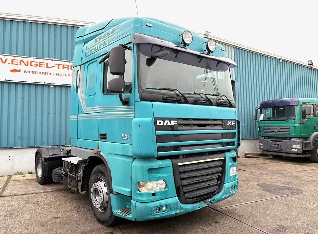 DAF XF 105.460 ATE SPACECAB (EURO 5 / ZF MANUAL GEARBOX / P.T.O. / AIRCONDITIONING / FRIDGE UNDER BED / ETC.) - Tractor head: gambar 2 DAF XF 105.460 ATE SPACECAB (EURO 5 / ZF MANUAL GEARBOX / P.T.O. / AIRCONDITIONING / FRIDGE UNDER BED / ETC.) - Tractor head: gambar 2