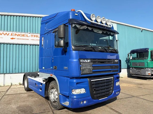 DAF XF 105.460 ATE SPACECAB (ZF16 MANUAL GEARBOX / HYDRAULIC KIT / P.T.O. / ADR-VLG / FULL SPOILERSET / FRIDGE) - Tractor head: gambar 2 DAF XF 105.460 ATE SPACECAB (ZF16 MANUAL GEARBOX / HYDRAULIC KIT / P.T.O. / ADR-VLG / FULL SPOILERSET / FRIDGE) - Tractor head: gambar 2