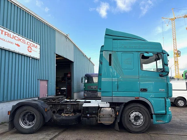 DAF XF 105.460 SPACECAB (EURO 5 / ZF16 MANUAL GEARBOX / P.T.O. / AIRCONDITIONING / FRIDGE UNDER BED / ETC.) - Tractor head: gambar 5 DAF XF 105.460 SPACECAB (EURO 5 / ZF16 MANUAL GEARBOX / P.T.O. / AIRCONDITIONING / FRIDGE UNDER BED / ETC.) - Tractor head: gambar 5