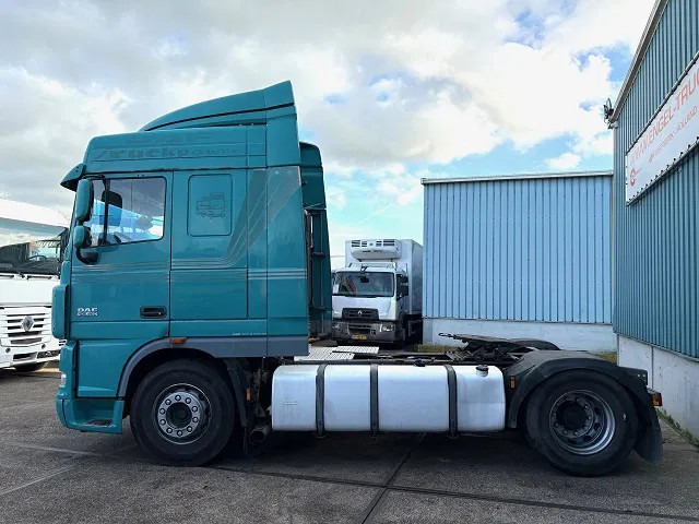 DAF XF 105.460 SPACECAB (EURO 5 / ZF16 MANUAL GEARBOX / P.T.O. / AIRCONDITIONING / FRIDGE UNDER BED / ETC.) - Tractor head: gambar 4 DAF XF 105.460 SPACECAB (EURO 5 / ZF16 MANUAL GEARBOX / P.T.O. / AIRCONDITIONING / FRIDGE UNDER BED / ETC.) - Tractor head: gambar 4