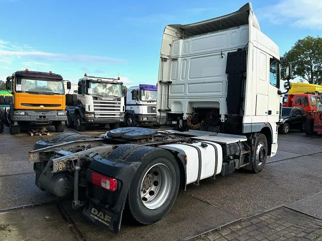 DAF XF 105.460 SPACECAB (ZF MANUAL GEARBOX / MX-BRAKE / 870+430 LITER TANK / EURO 5 EEV / AIRCONDITIONING / FRIDGE) - Tractor head: gambar 3 DAF XF 105.460 SPACECAB (ZF MANUAL GEARBOX / MX-BRAKE / 870+430 LITER TANK / EURO 5 EEV / AIRCONDITIONING / FRIDGE) - Tractor head: gambar 3