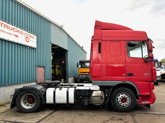 DAF XF 105.460 SPACECAB (ZF16 MANUAL GEARBOX / MX-BRAKE / 870+430 LITER TANK / AIRCONDITIONING / FRIDGE) - Tractor head: gambar 4 DAF XF 105.460 SPACECAB (ZF16 MANUAL GEARBOX / MX-BRAKE / 870+430 LITER TANK / AIRCONDITIONING / FRIDGE) - Tractor head: gambar 4