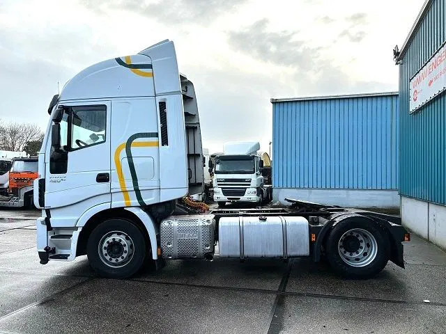 Iveco Stralis 440.42 /TP HIGH-WAY (EURO 6 / AUTOMATIC GEARBOX / 2x TANK / FRIDGE / AIRCONDITIONING / ETC.) - Tractor head: gambar 5 Iveco Stralis 440.42 /TP HIGH-WAY (EURO 6 / AUTOMATIC GEARBOX / 2x TANK / FRIDGE / AIRCONDITIONING / ETC.) - Tractor head: gambar 5