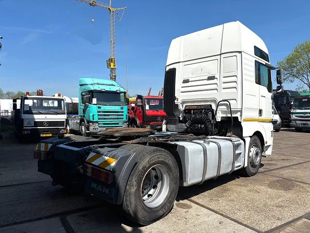 MAN TGA 18.410 FLS XXL (6-CILINDER HEADS / ZF16 MANUAL GEARBOX / ZF-INTARDER / HYDRAULIC KIT / P.T.O. / AIRCONDITIONING) - Tractor head: gambar 3 MAN TGA 18.410 FLS XXL (6-CILINDER HEADS / ZF16 MANUAL GEARBOX / ZF-INTARDER / HYDRAULIC KIT / P.T.O. / AIRCONDITIONING) - Tractor head: gambar 3