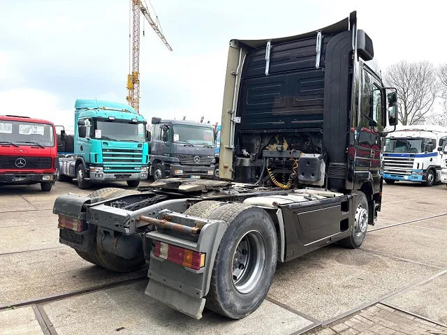 Mercedes-Benz Actros 1840 LS (MP1) 4x2 MEGASPACE (EPS WITH CLUTCH (3 PEDALS) / RETARDER / AIRCONDITIONING) - Tractor head: gambar 3 Mercedes-Benz Actros 1840 LS (MP1) 4x2 MEGASPACE (EPS WITH CLUTCH (3 PEDALS) / RETARDER / AIRCONDITIONING) - Tractor head: gambar 3